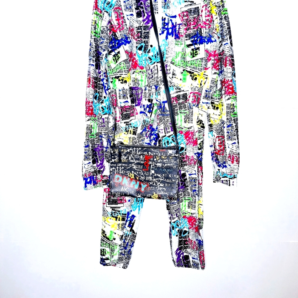 NWT Love Star brand "The Graffiti Waffle Weave"Cropped athletic core set size XL